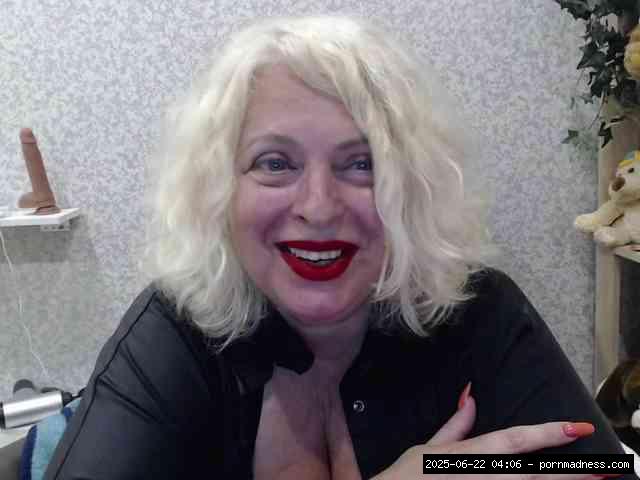 Macromastia Grannies, Shaved White, Shaved Grannies, Group Chat For 40 Tokens, Full Privates For .