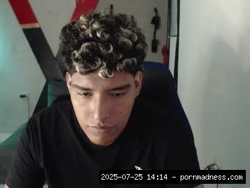 Pitn Hub, Tall, Chubby, Latino, Feet.